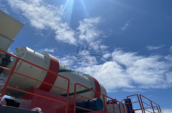 土壤修復(fù)淋洗設(shè)備運(yùn)行現(xiàn)場(chǎng) 土壤修復(fù)淋洗設(shè)備運(yùn)行現(xiàn)場(chǎng)