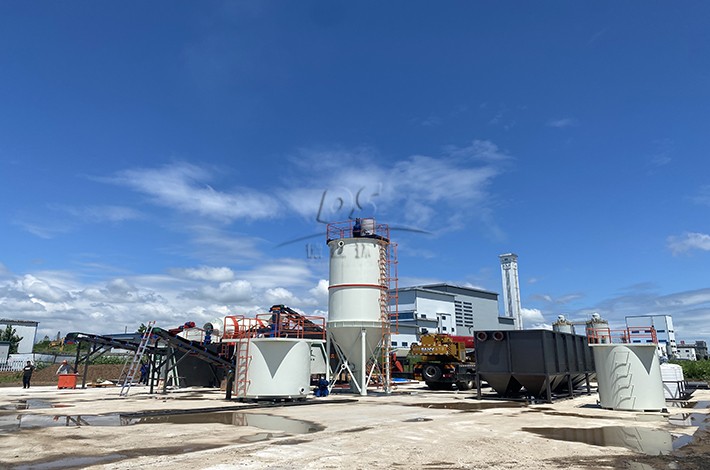 撬裝式土壤淋洗設備安裝現(xiàn)場