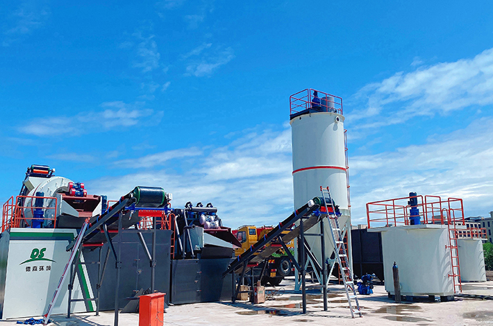 撬裝式土壤淋洗設(shè)備運(yùn)行現(xiàn)場