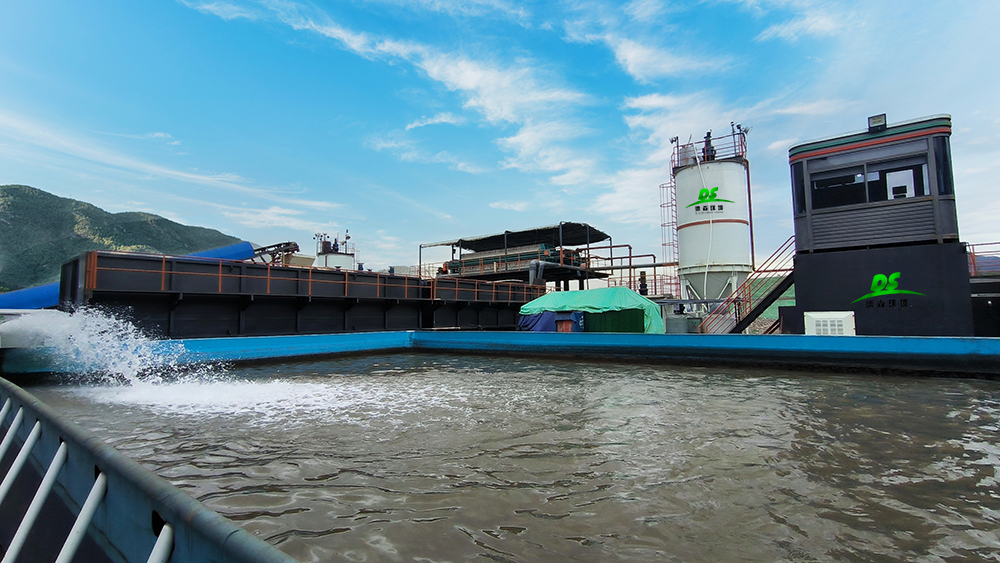 德森土壤淋洗修復(fù)項(xiàng)目現(xiàn)場(chǎng).jpg 德森土壤淋洗修復(fù)項(xiàng)目現(xiàn)場(chǎng)